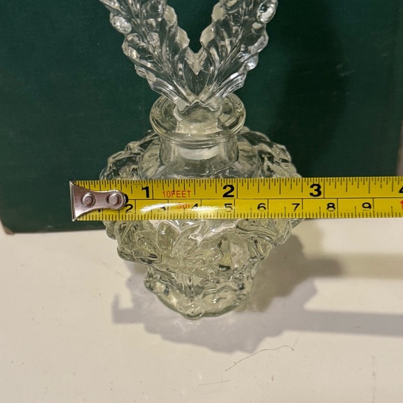 Vintage Pressed Clear Glass Flower Themed Perfume Bottle - Picture 9 of 9